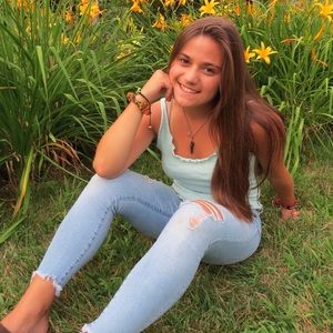 Meet your Posher, Elizabeth